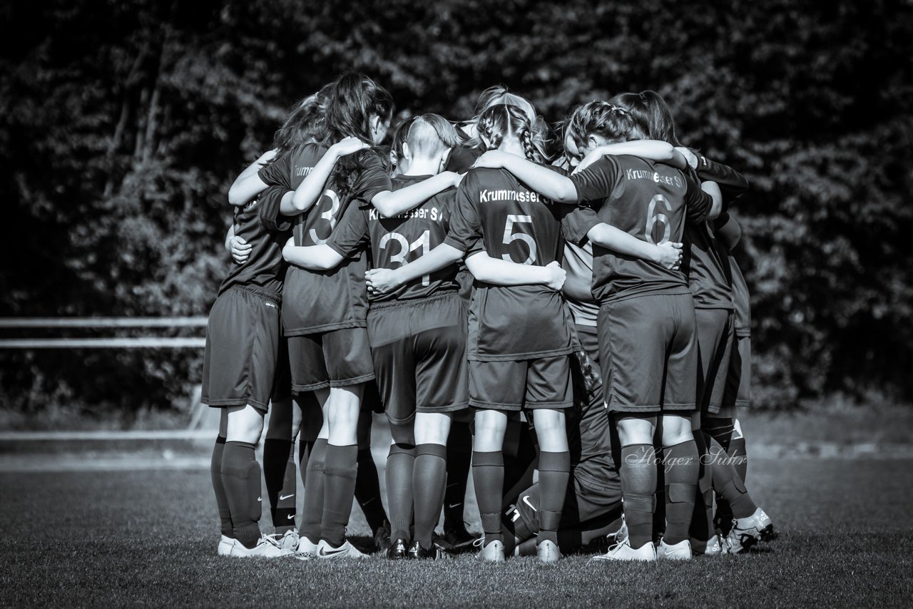 Bild 156 - B-Juniorinnen Krummesser SV - SV Henstedt Ulzburg : Ergebnis: 0:3